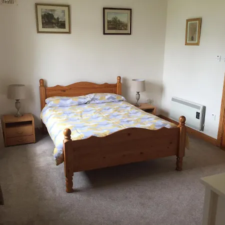 Cliff View, 2 Knockrahaderry Holiday home *